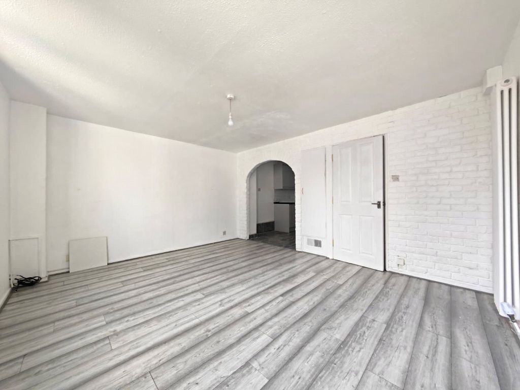 Property photo 3 of 11 Picture No. 31