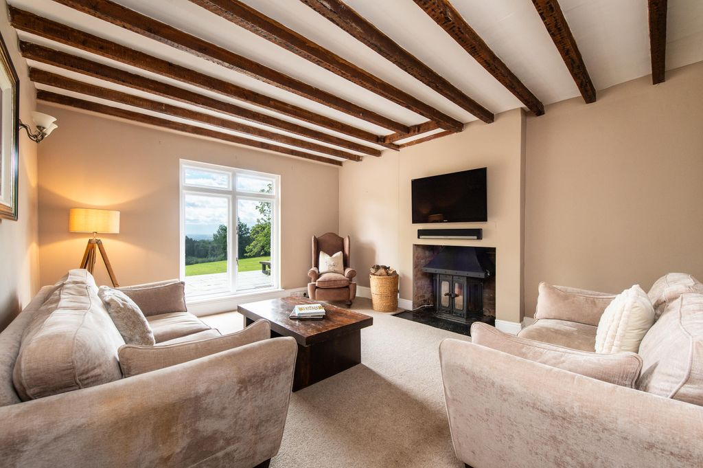 Additional image 9 of 11 bed farm for saleKings Lane, Snitterfield, Stratford-Upon-Avon, Warwickshire CV37.