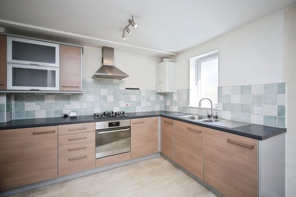 Property photo 2 of 13