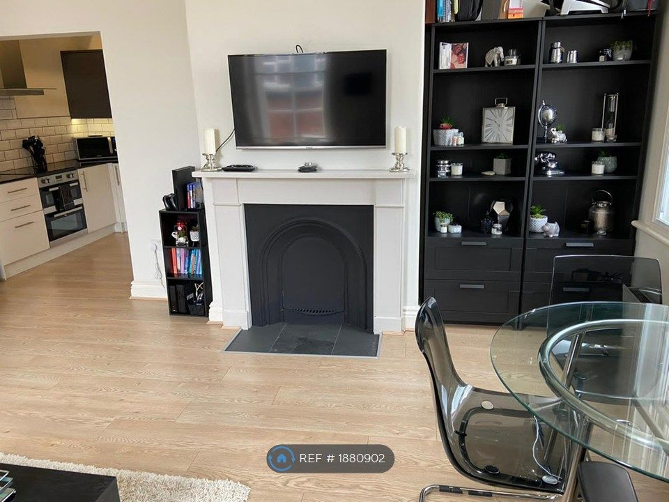 Property photo 3 of 13 Living Room