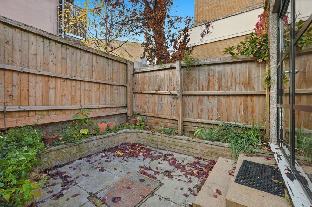 Property photo 3 of 28