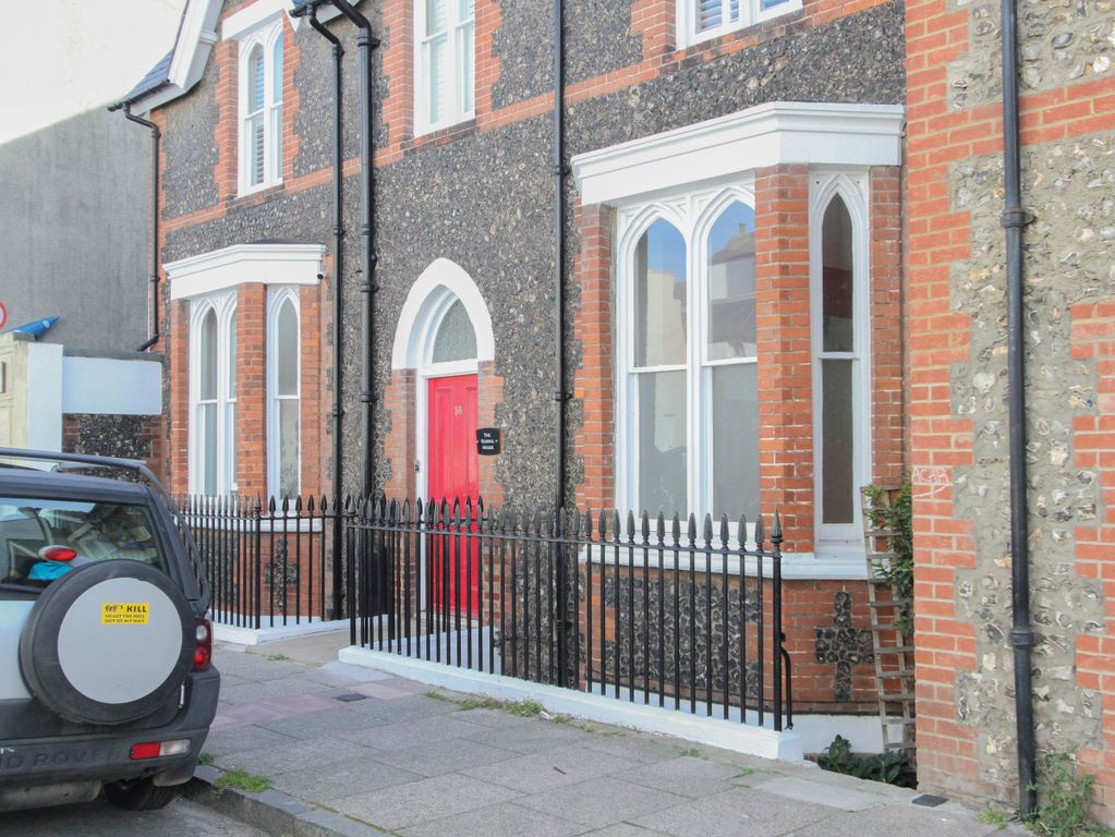 Property photo 2 of 10