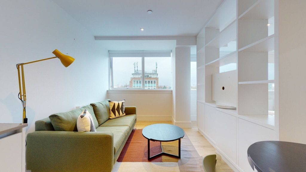 Property photo 1 of 21 Living Room