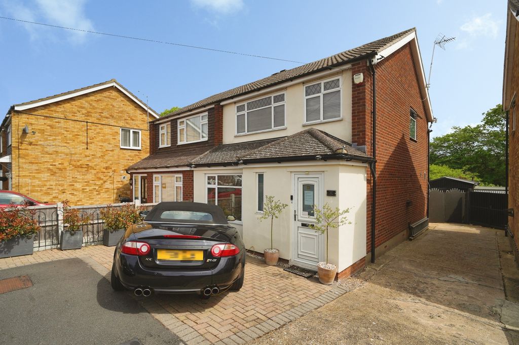 Property photo 2 of 30