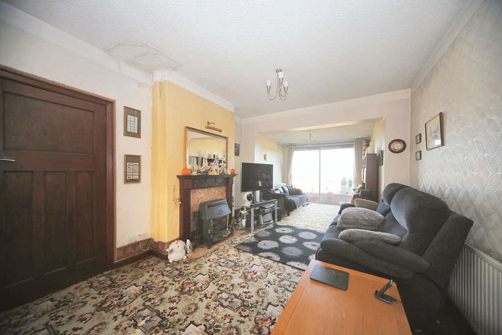 Property photo 3 of 24