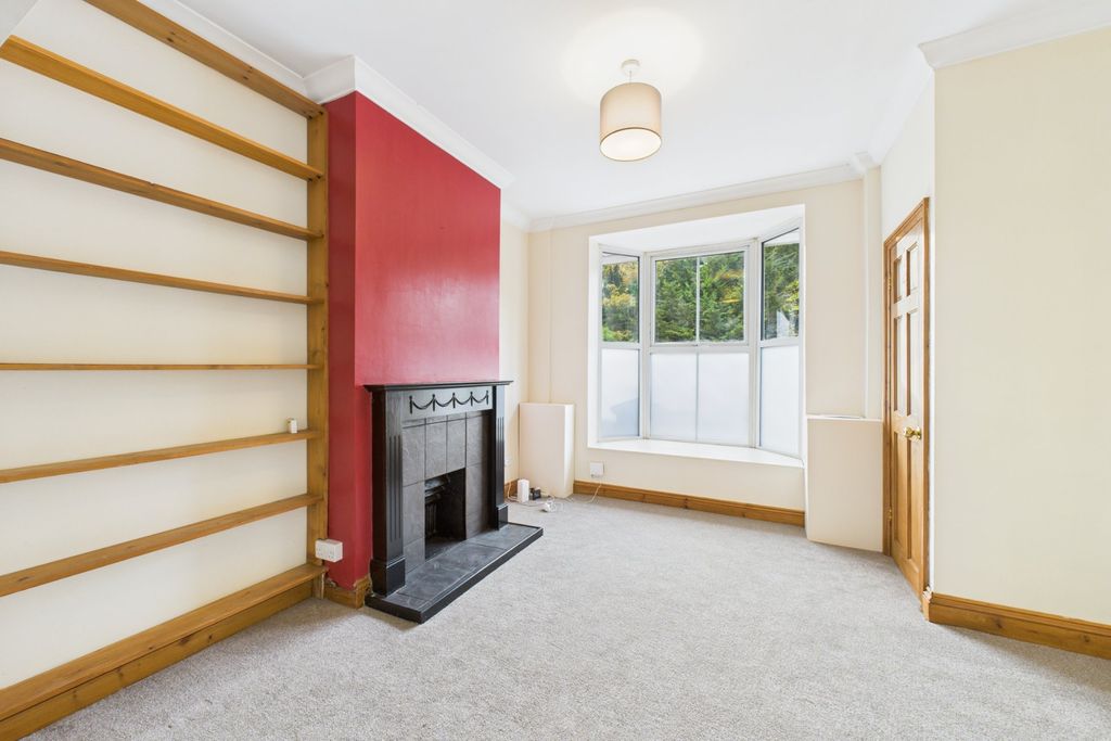 Property photo 3 of 10 Picture No. 02