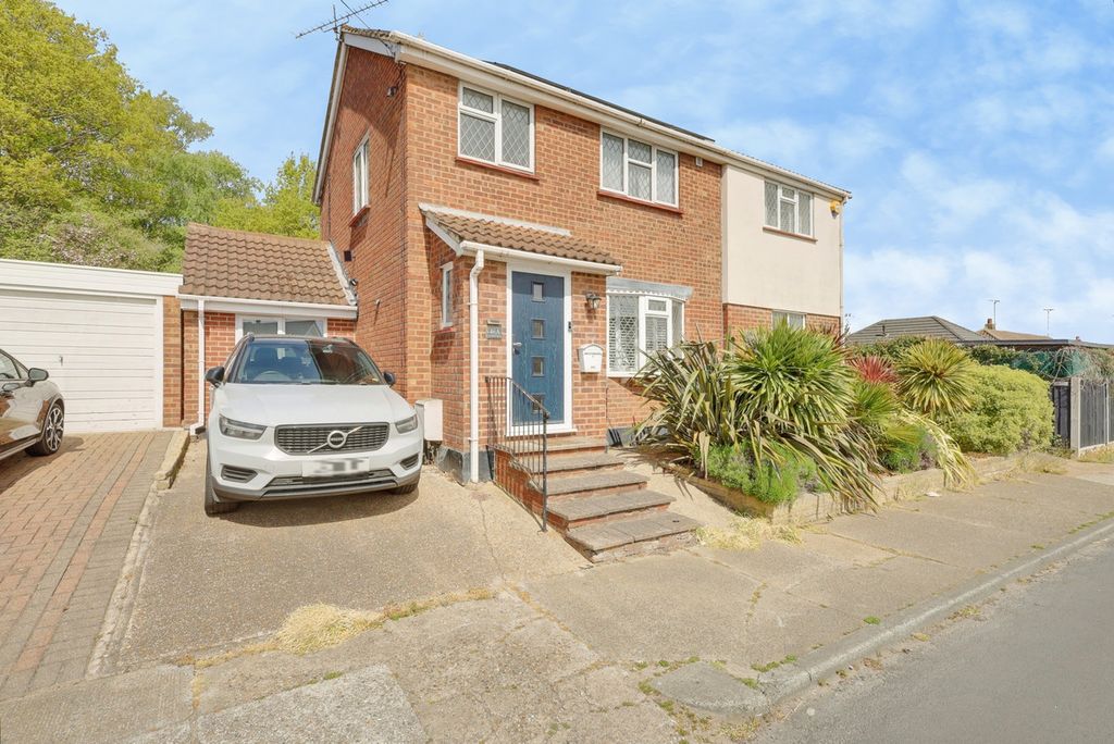 Property photo 1 of 28