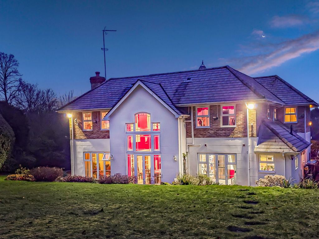 4 bed detached house for saleBrassey Hill, Oxted RH8