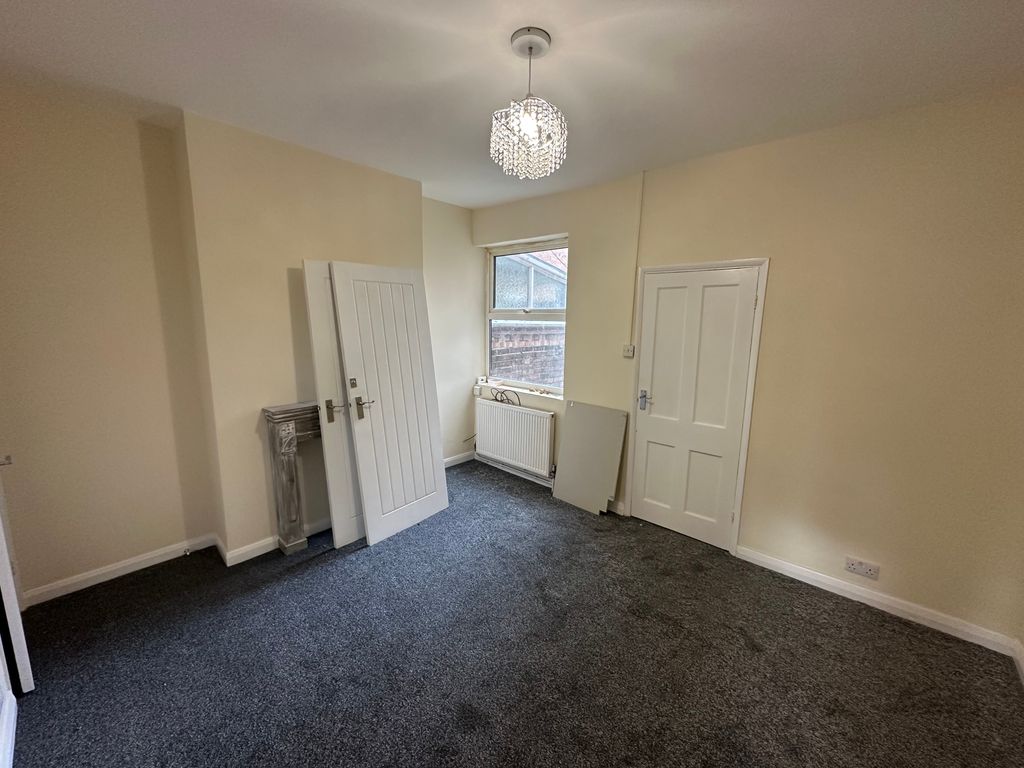 Property photo 3 of 8 Dining Room