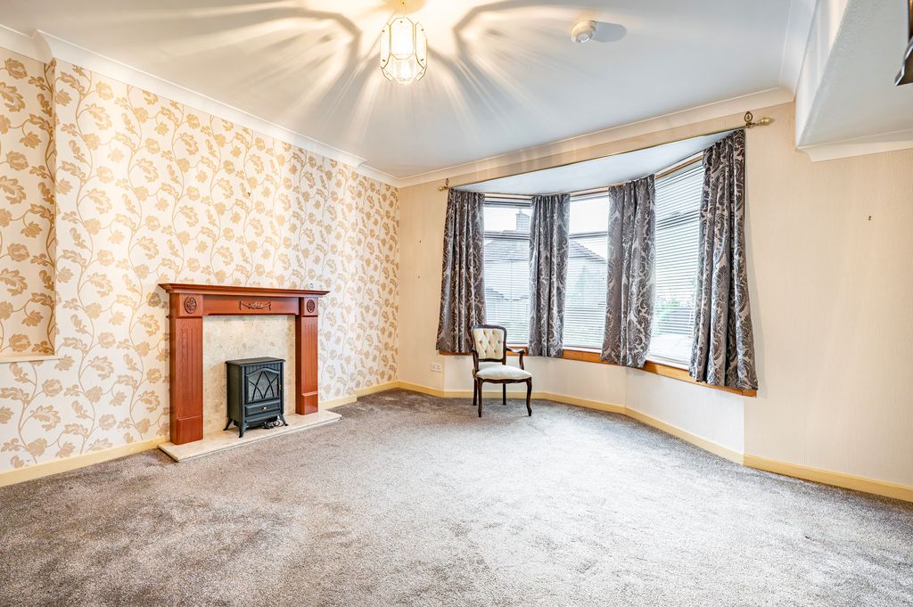 Property photo 2 of 35