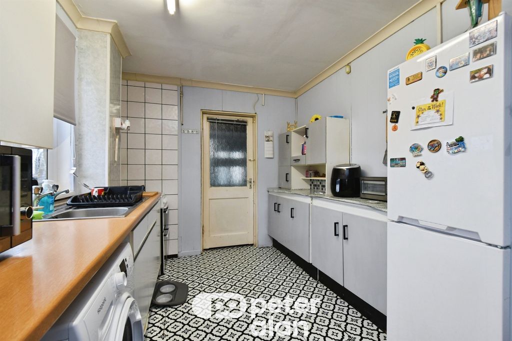 Property photo 3 of 16