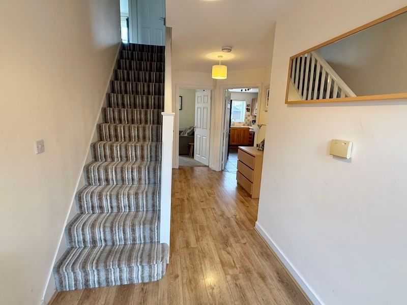 Property photo 2 of 17 Entrance Hall