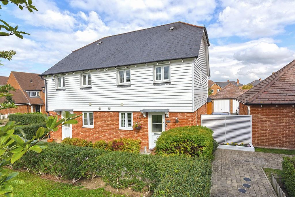 Property photo 1 of 17 Front