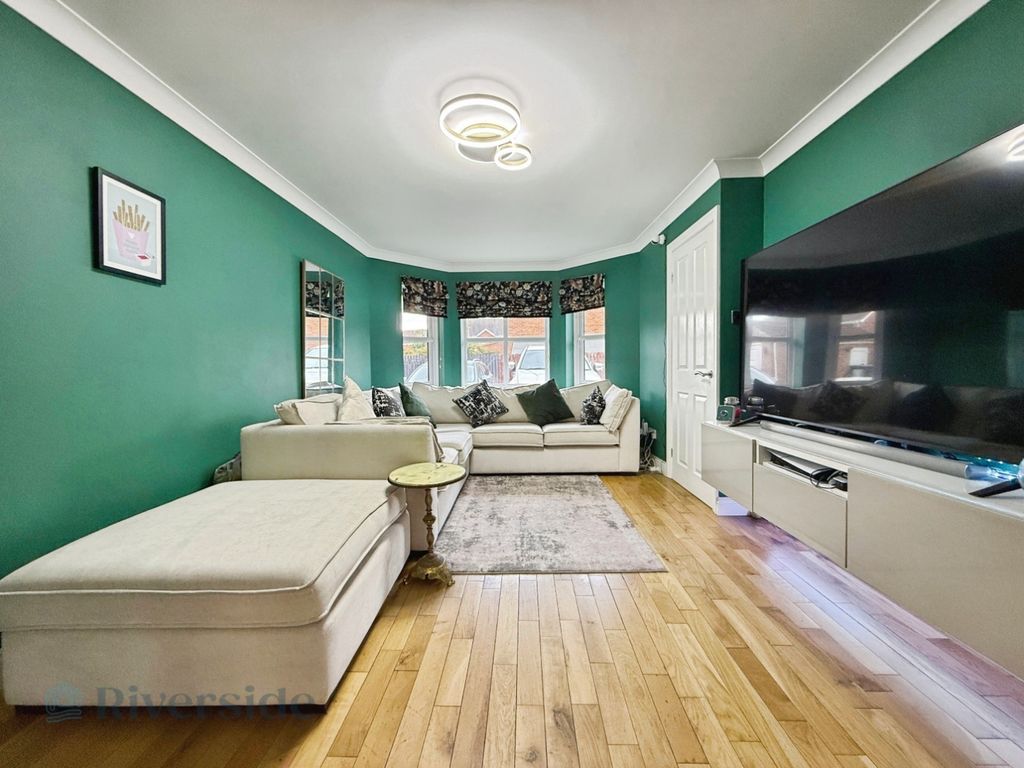 Property photo 2 of 14 Pbox-Img.Jpg