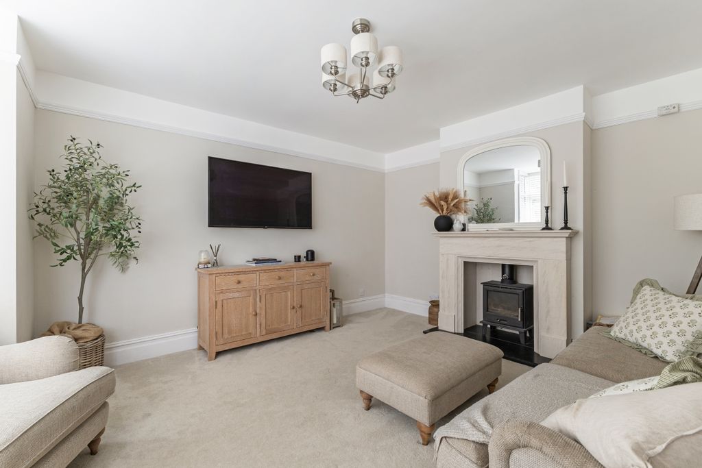 Property photo 3 of 21 3