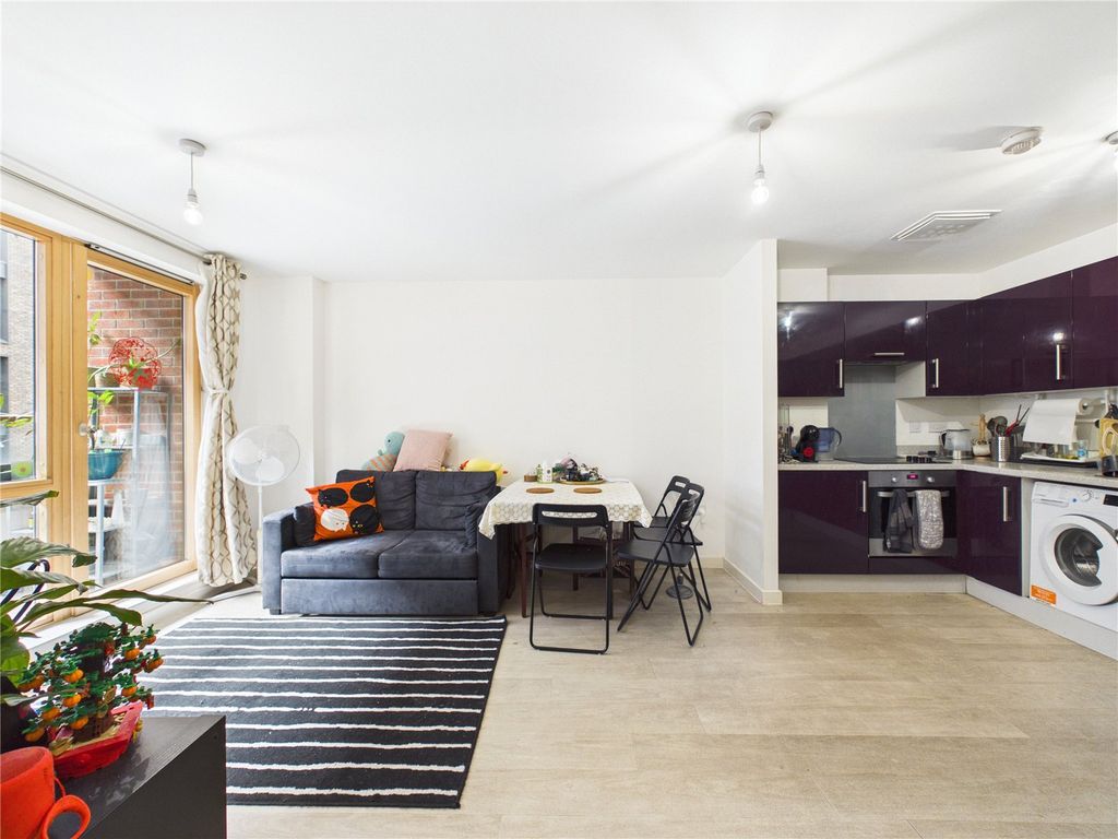 Property photo 1 of 16 Picture No. 24