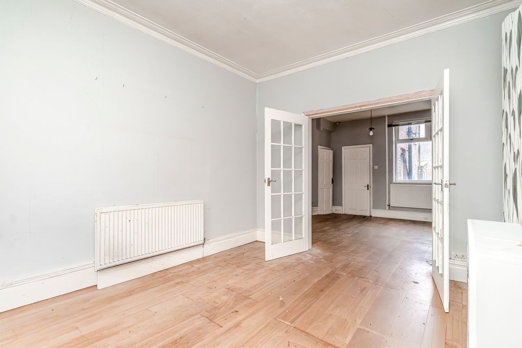 Property photo 2 of 22