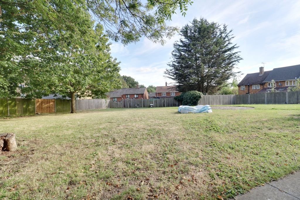 Property photo 2 of 13