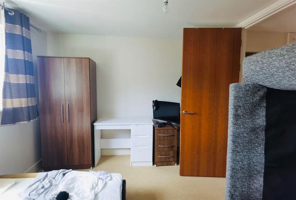 Additional image 11 of 2 bed flat to rentApartment, Meridian Wharf, Trawler Road, Maritime Quarter, Swansea SA1