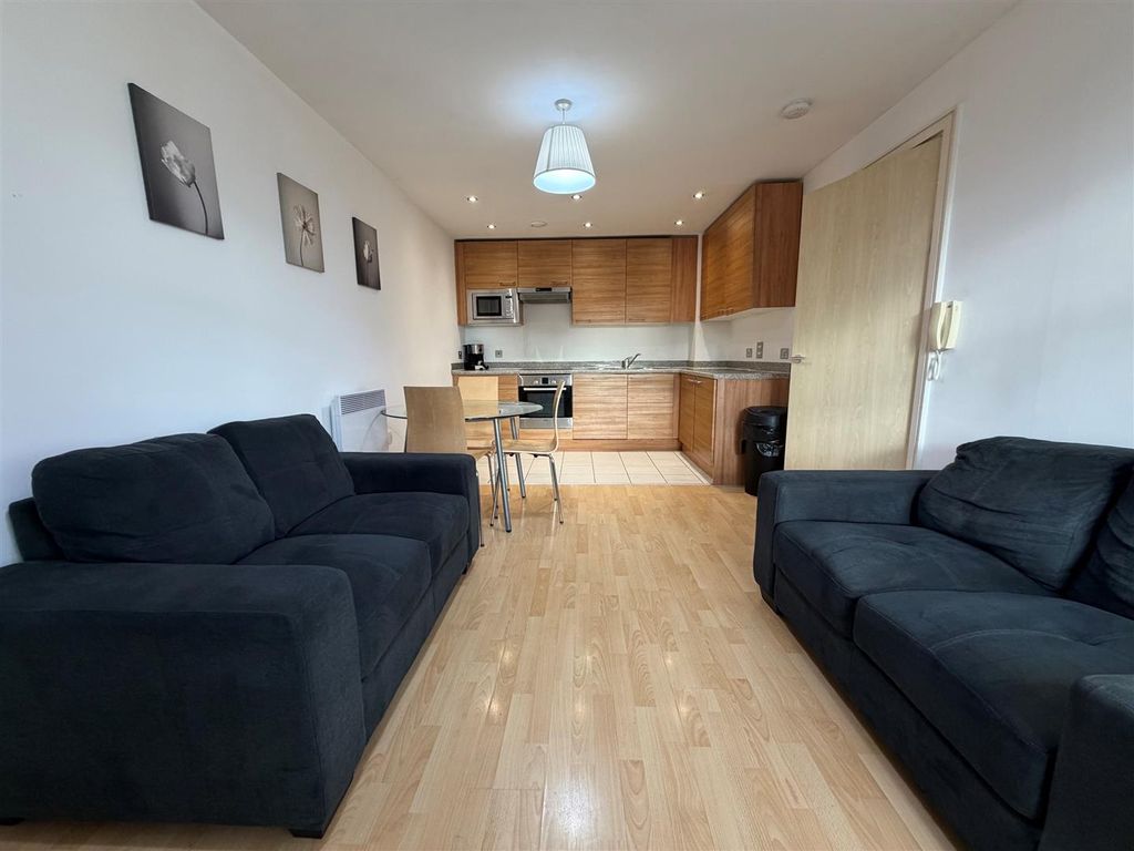 Property photo 2 of 12
