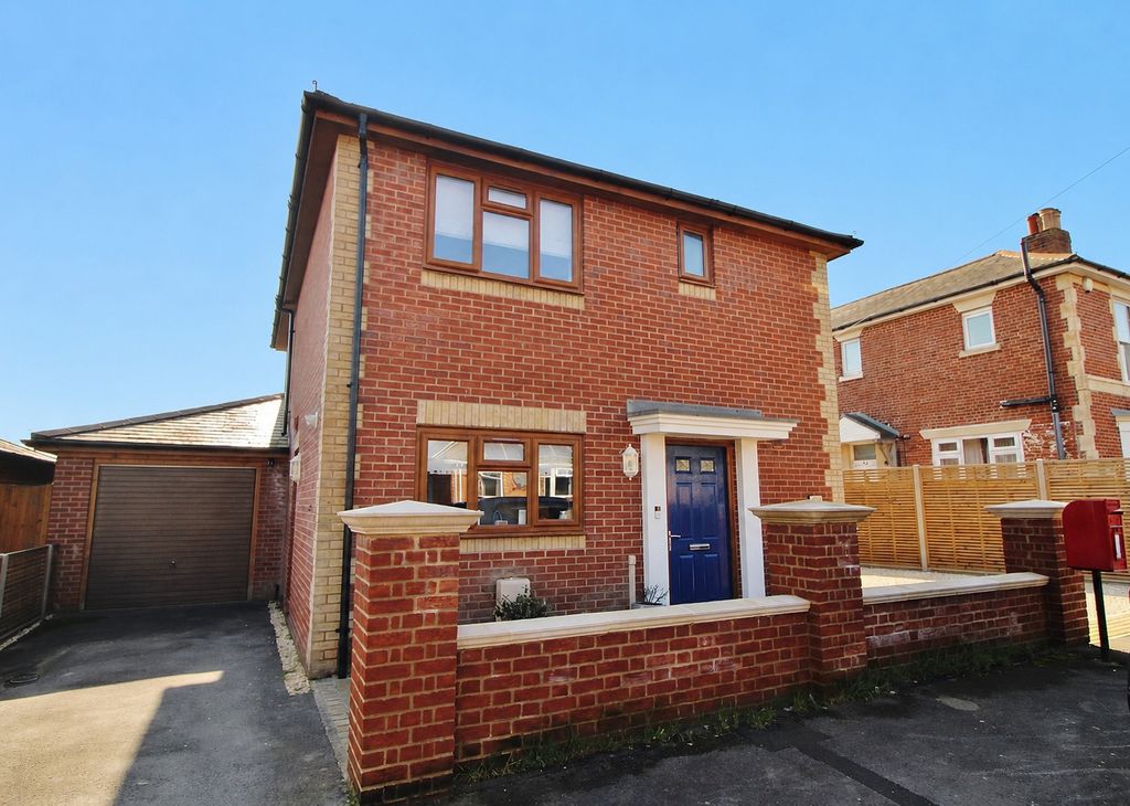Property photo 1 of 19