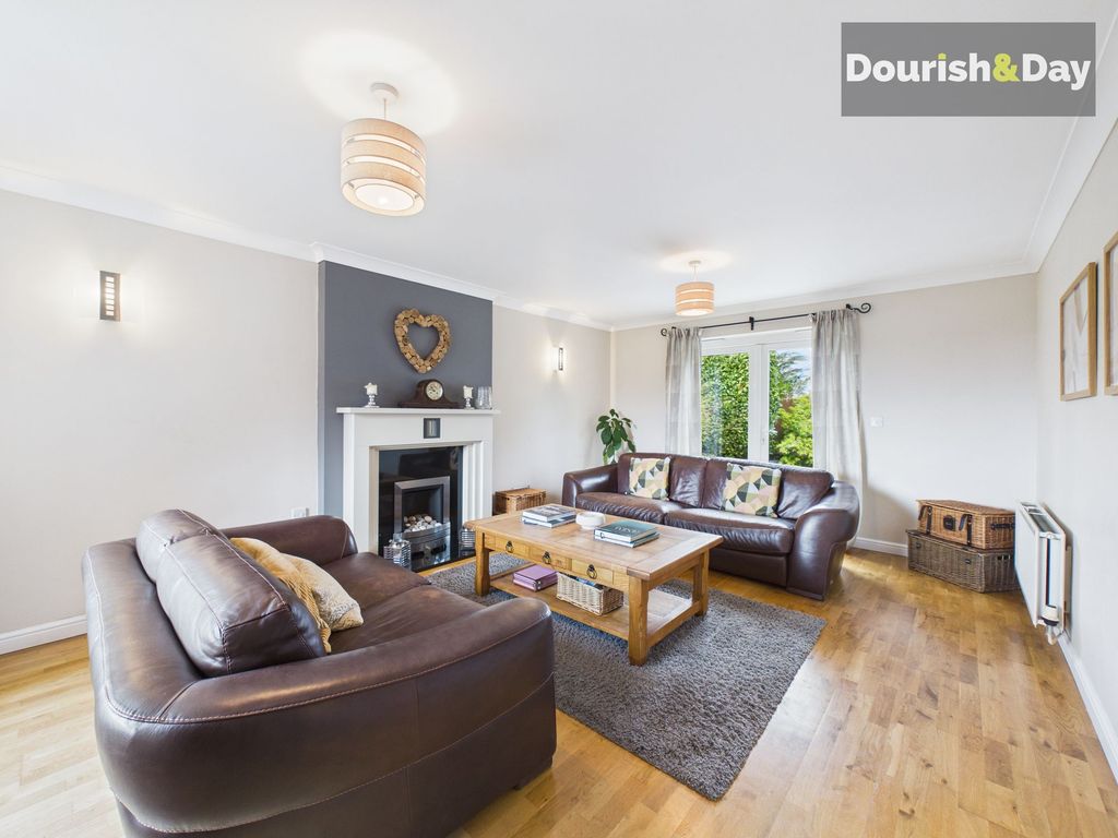 Property photo 3 of 28