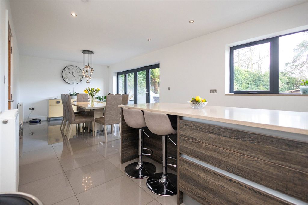 Property photo 3 of 46 Picture No. 08