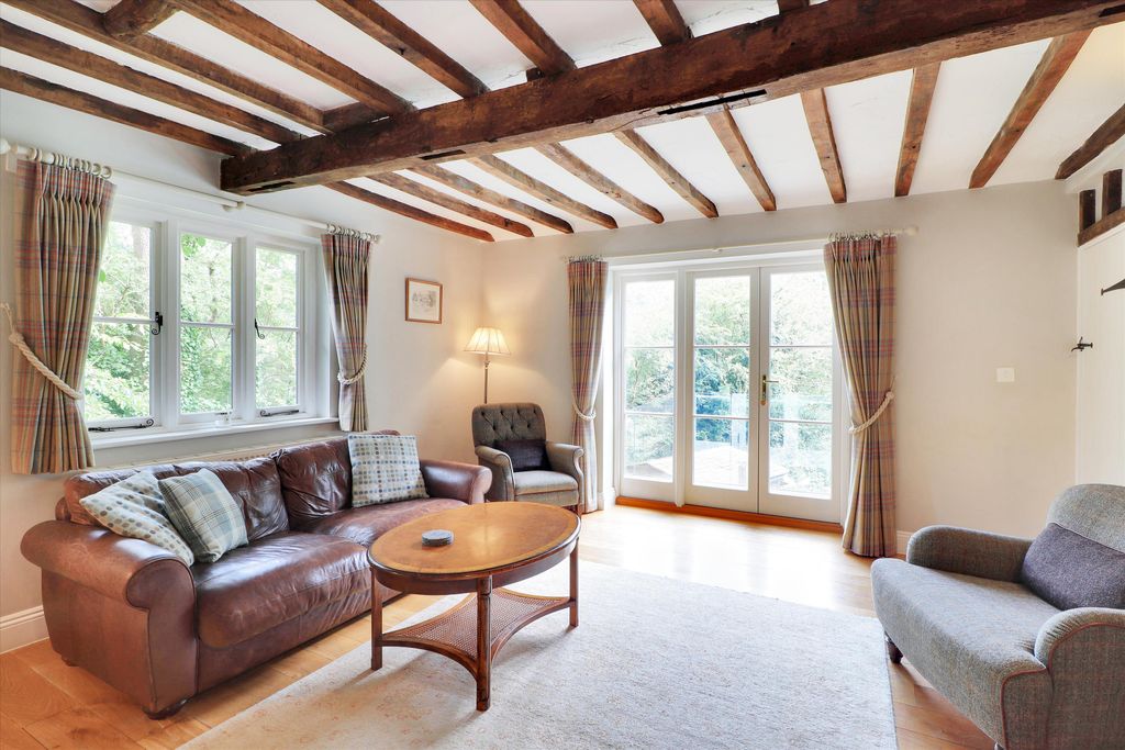 Property photo 2 of 18 Image