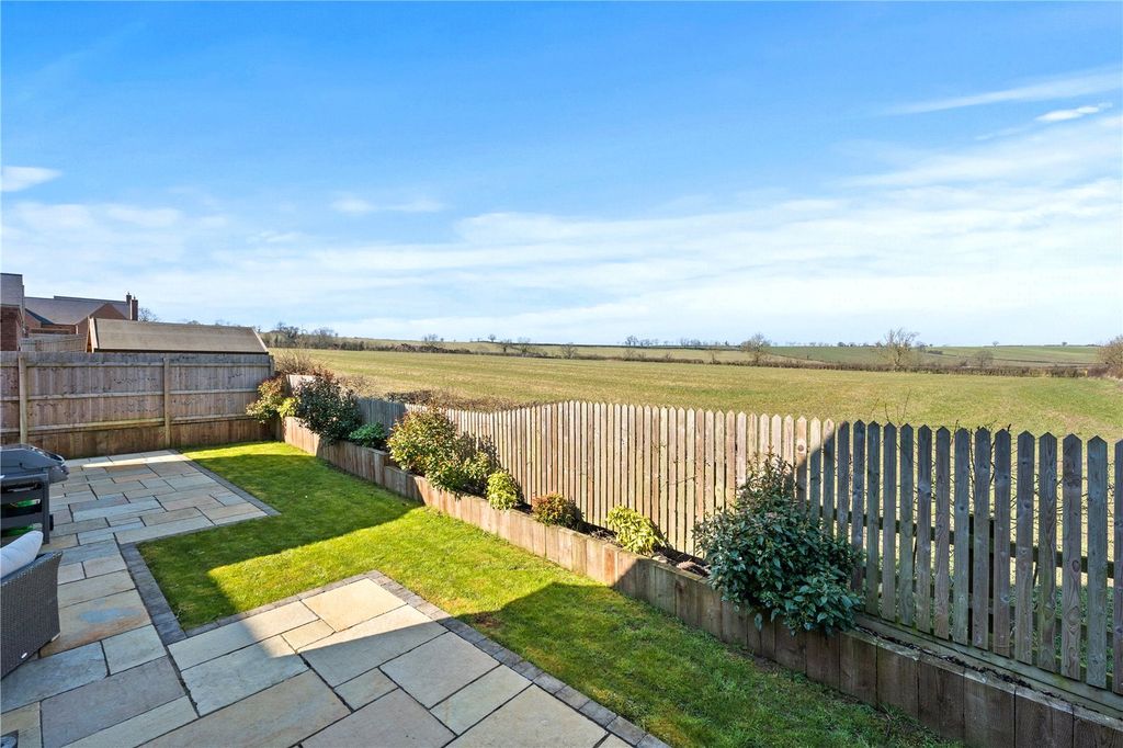 Property photo 2 of 28 Picture No. 93