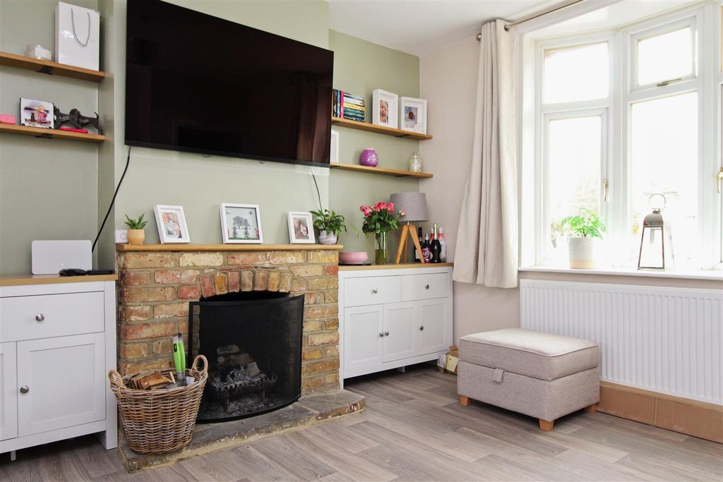 Property photo 2 of 13 Living Room Edited .Jpg