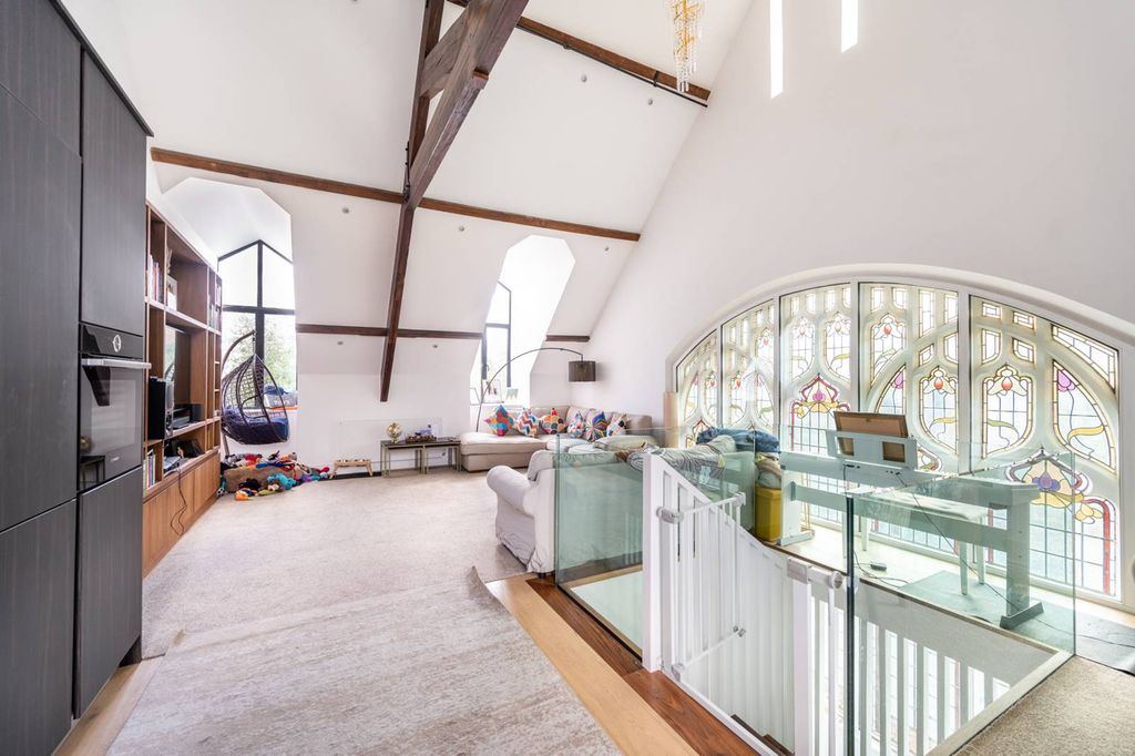 Property photo 1 of 9
