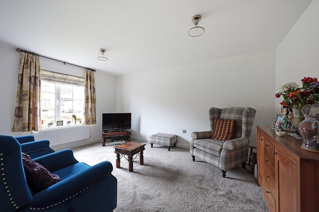 Property photo 2 of 22 4970737