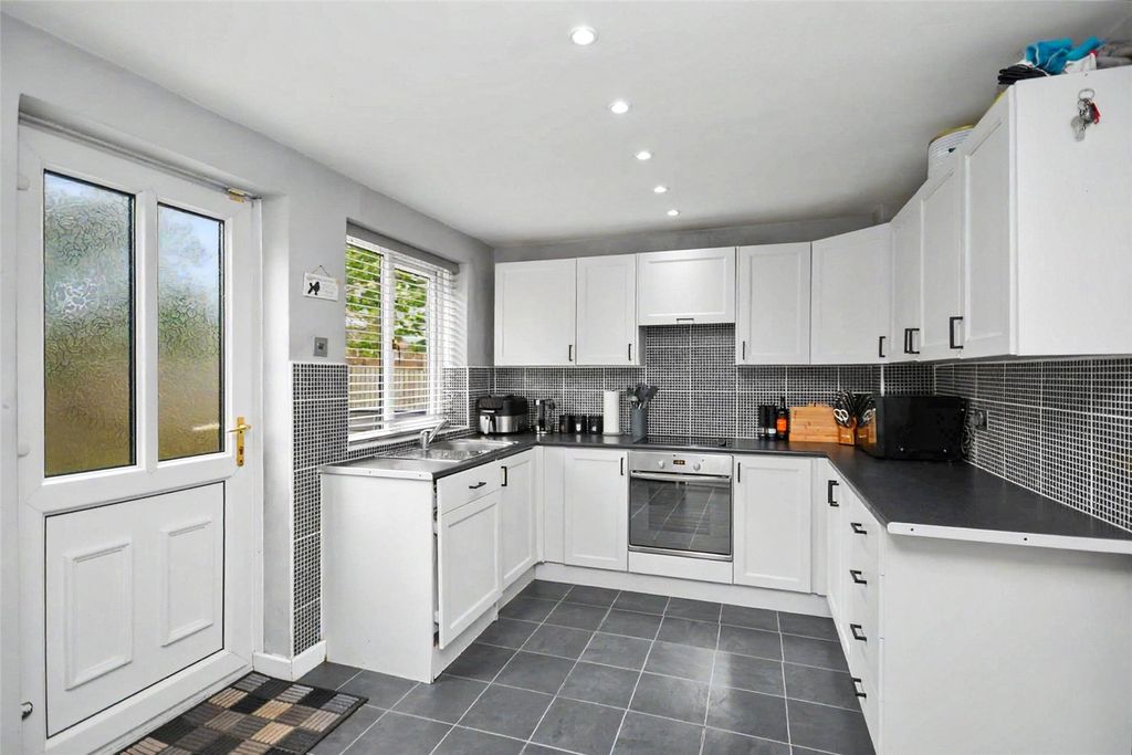 Property photo 3 of 17 Picture No. 11