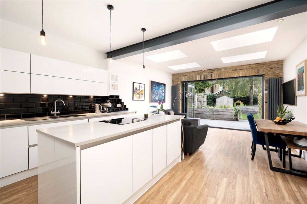 Property photo 2 of 13 Kitchen/Dining