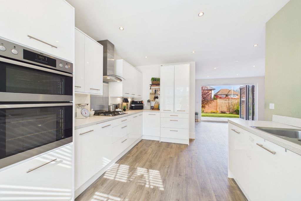 Property photo 2 of 14 Picture No. 13