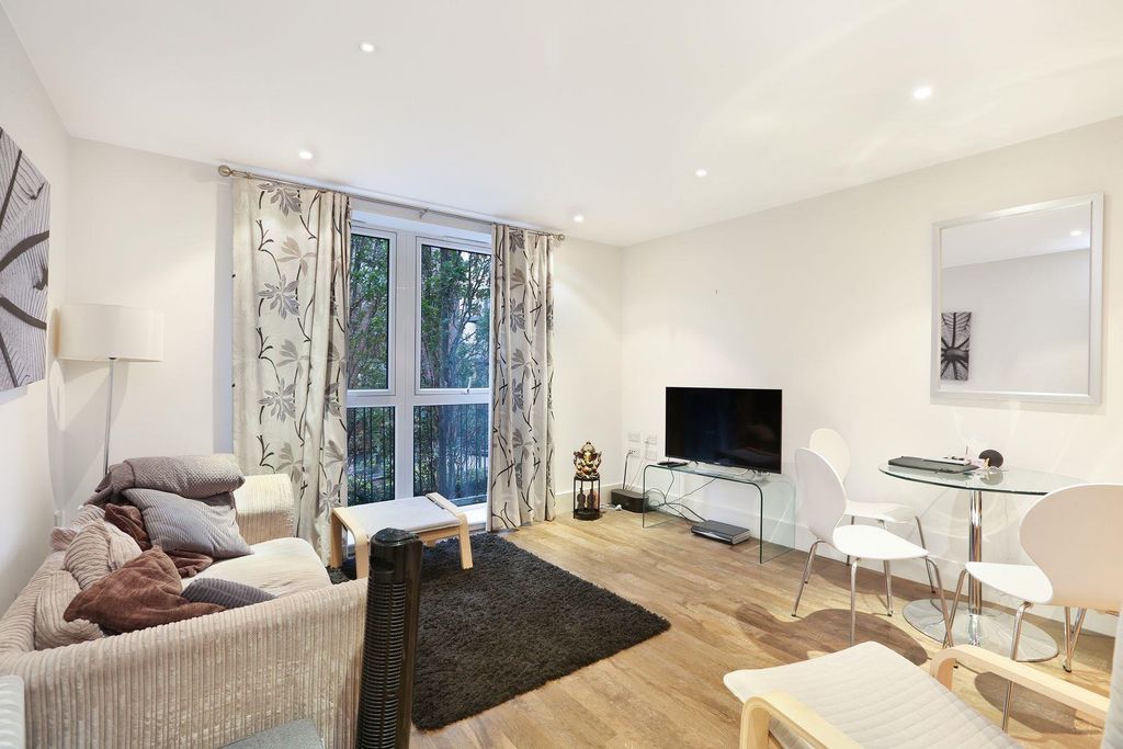 Property photo 2 of 12 Pfrxs1Fg.Jpeg