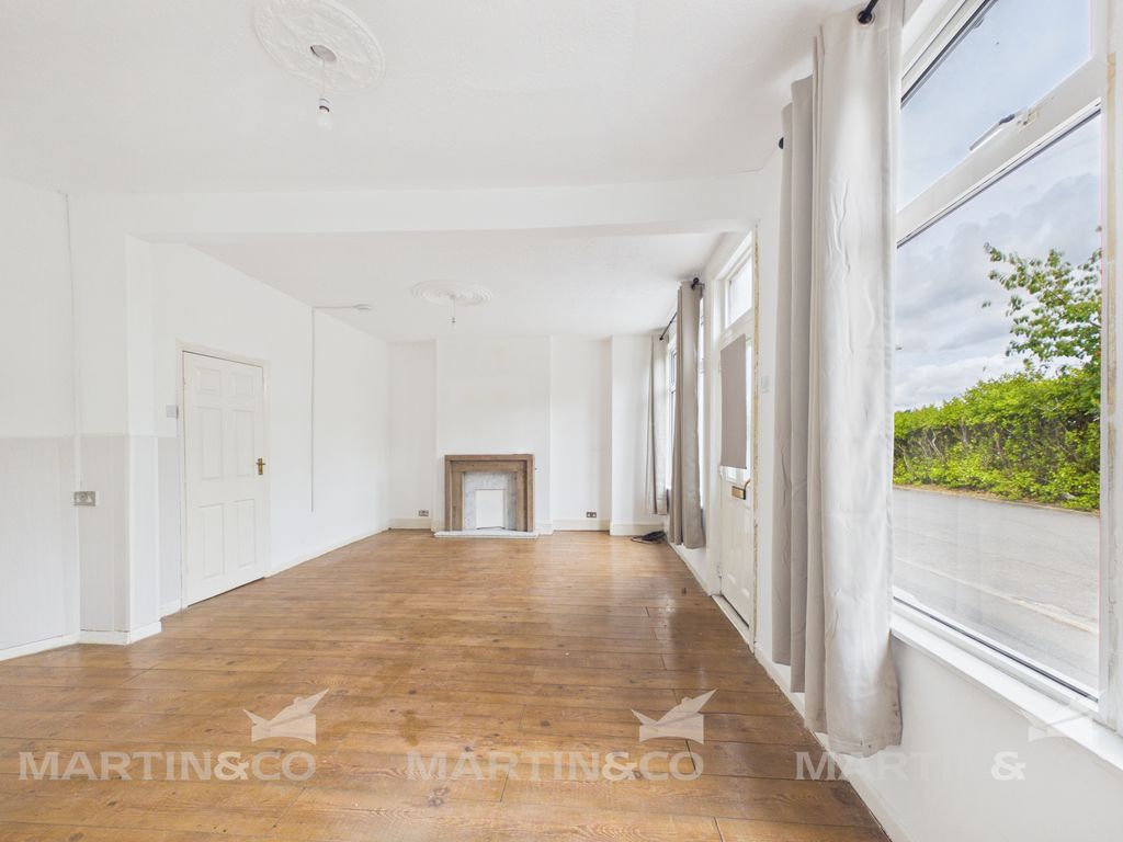 Property photo 3 of 10 Cam02406G0-Pr0664-Still002