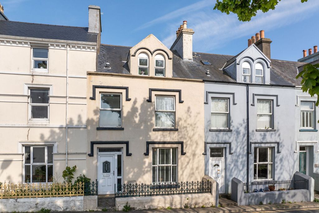 Property photo 1 of 20