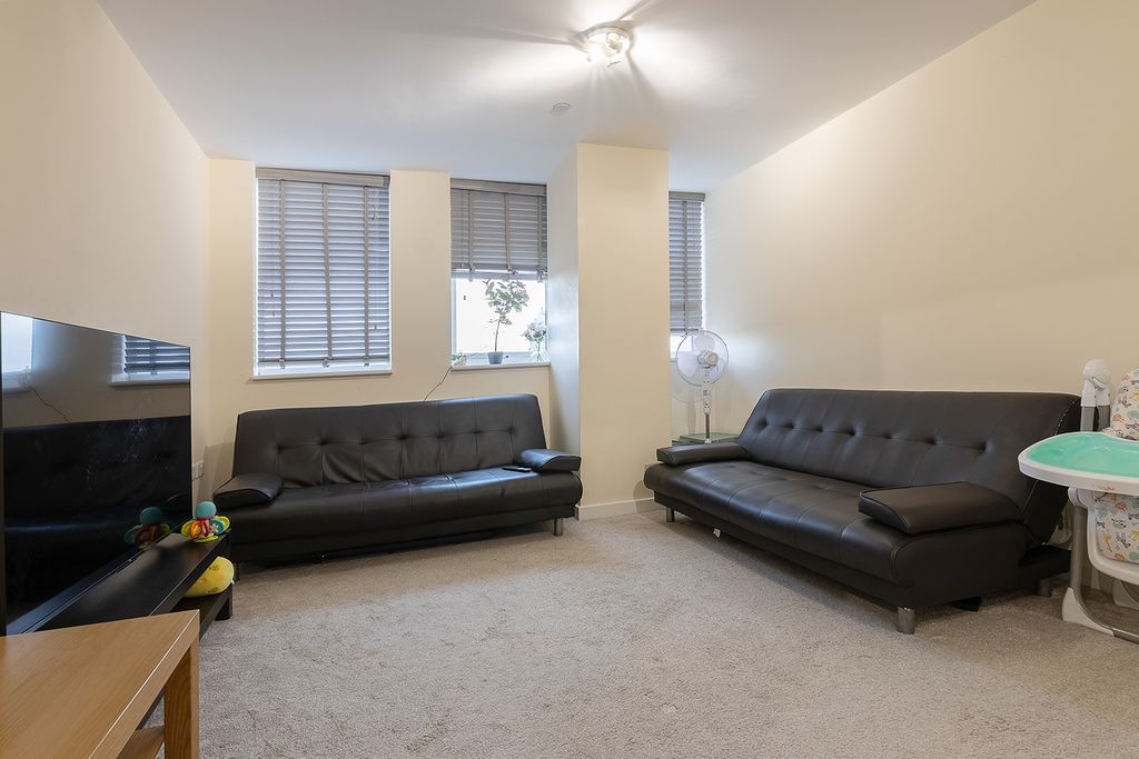 Property photo 3 of 19