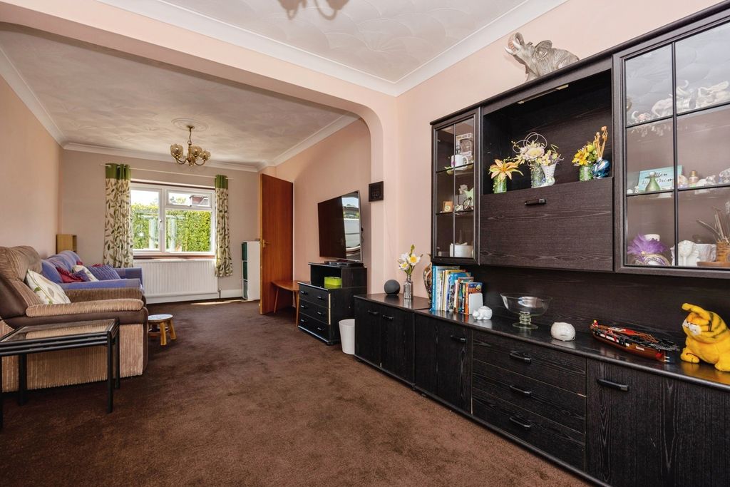 Property photo 2 of 18 Pbox-Img.Jpg