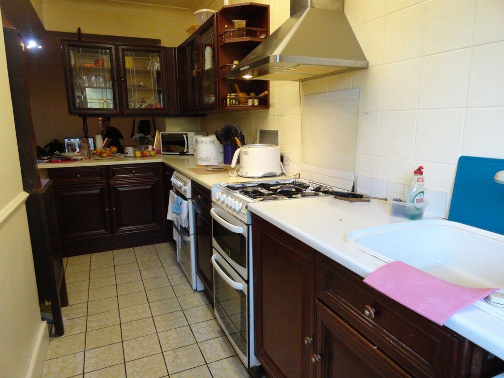 Property photo 1 of 17 Three Bedroom House Close To Ilford Station - 2500 Pcm
