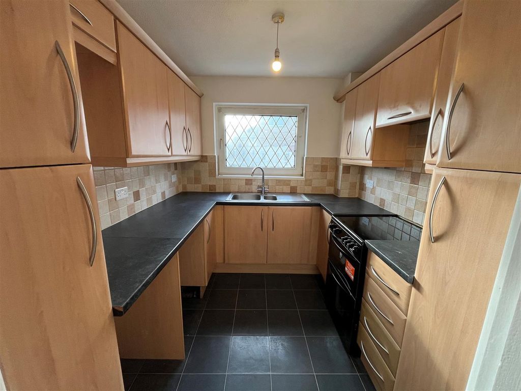 Property photo 2 of 15 Kitchen 1.Jpg