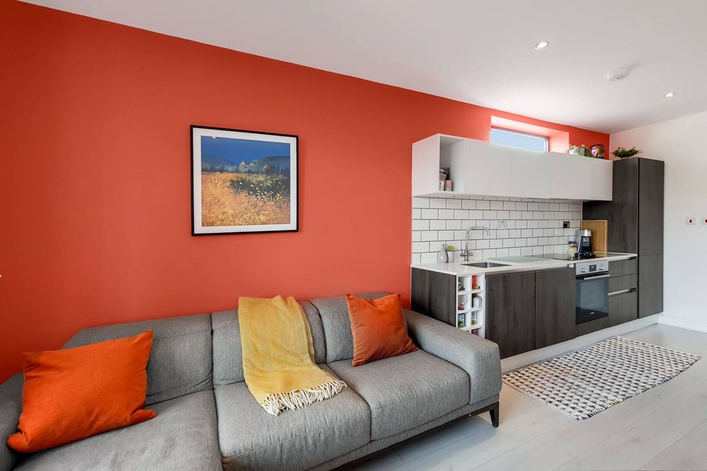 Property photo 3 of 10