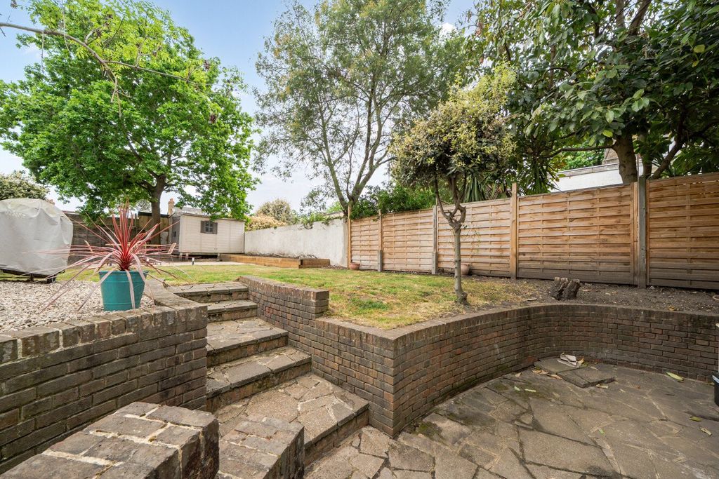 Property photo 3 of 11 Picture No. 24