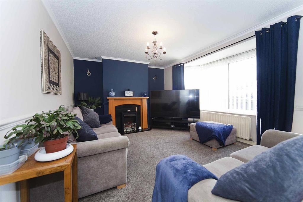 Property photo 2 of 25