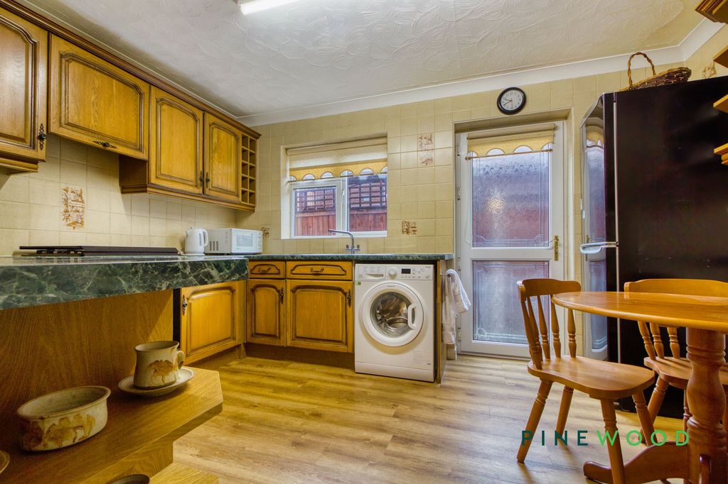 Property photo 3 of 23