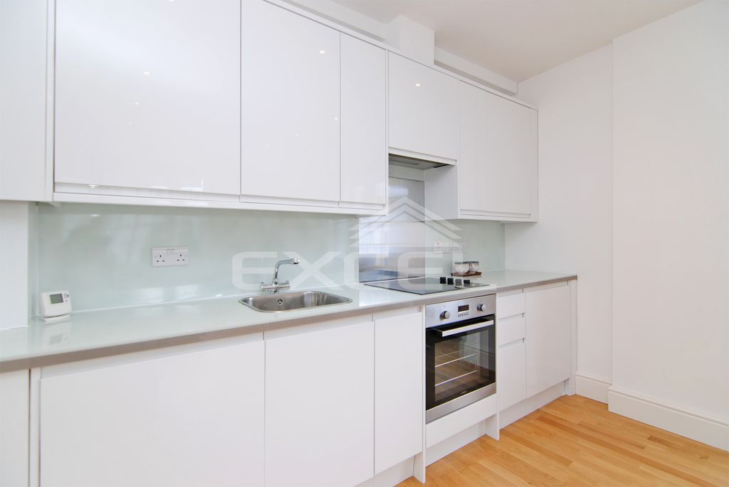 Property photo 3 of 5 Kitchen (2)