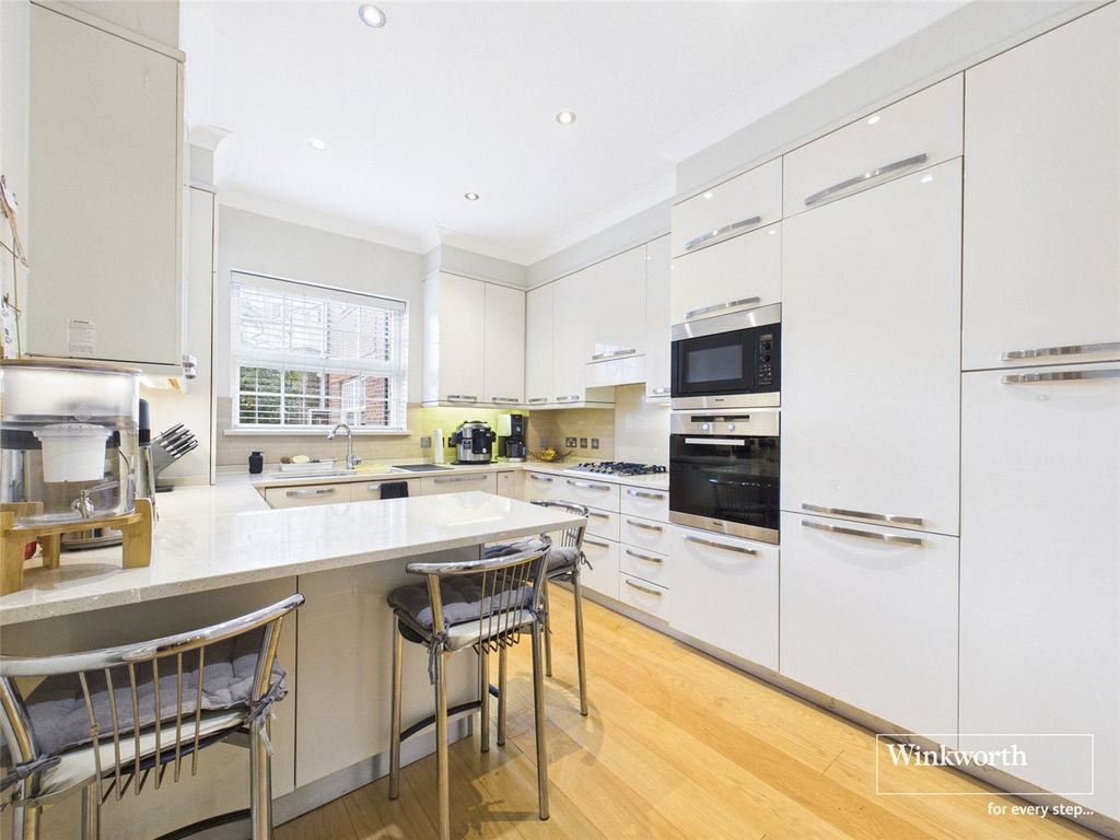 Property photo 3 of 14 Kitchen