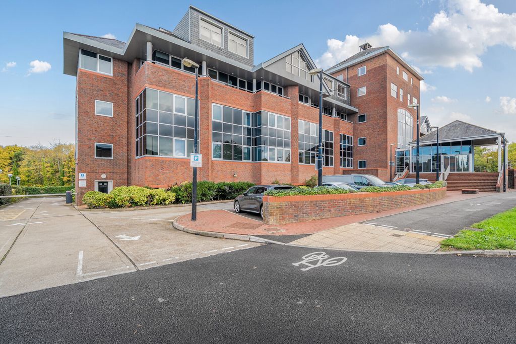 Property photo 1 of 10 1371521-1-68F7514...