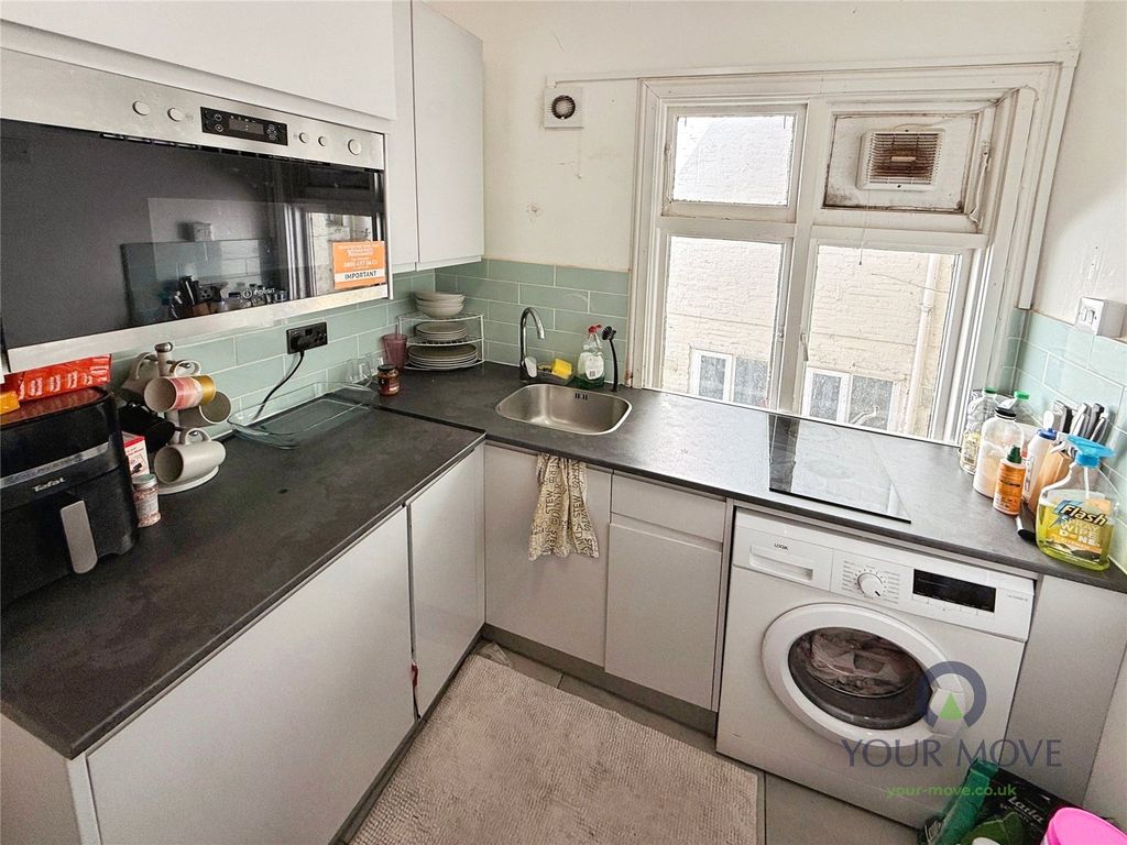 Property photo 2 of 8 Kitchen